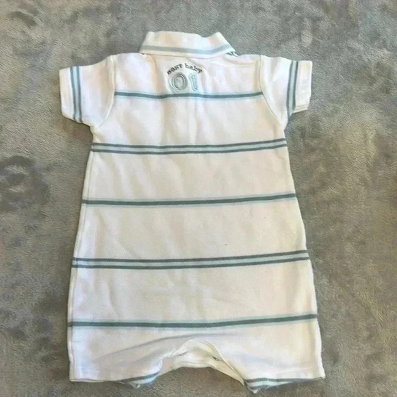 Next - LIKE NEW - Set of 3 short sleeve rompers. Size  6-9 months - Picture 5 of 7